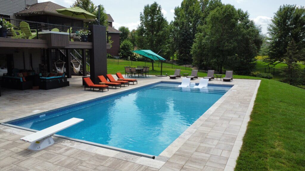 2022: GLI POOL LINER: FALLING ESAGANO / GRAY CRYSTAL FULL FLOOR - MAPLE GROVE, MN